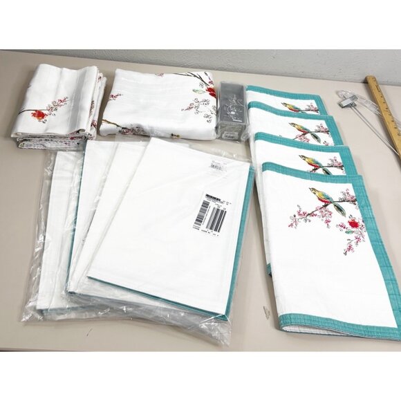 Lenox Chirp Print Lot (4 Napkins,Round Table Cover, 8 Placemats, 4 Napkin Ring) - Picture 1 of 9